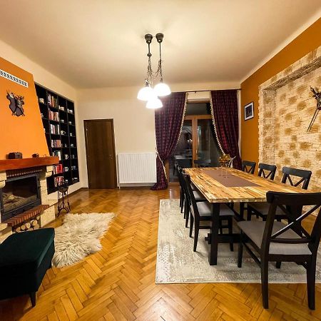 Central Apartment W/ Fire Place - Ground Floor Бухарест Екстер'єр фото